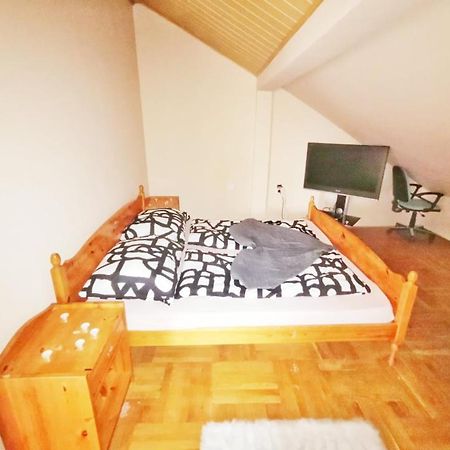 Apartman Poirot Balcony Erd Exterior photo
